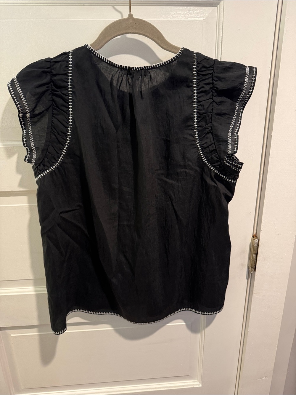 Rails Black Cotton Flutter Sleeve Top with White Stitching - Picture 5 of 5
